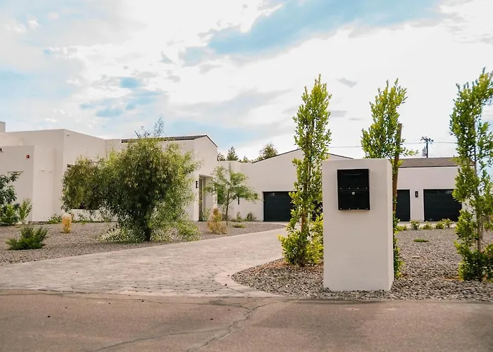 The Showstopper Luxury - Sleeps 22