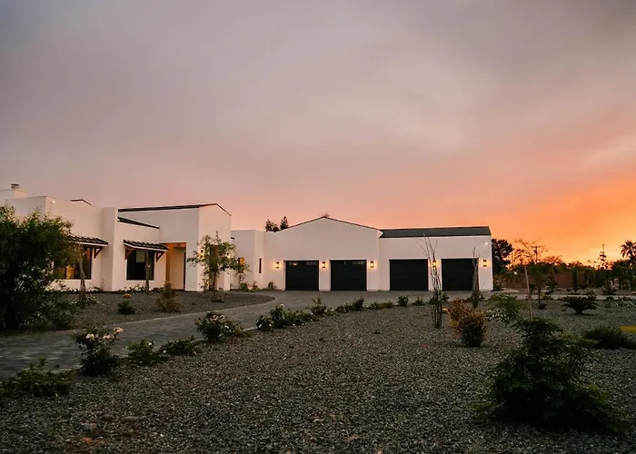 The Showstopper Luxury - Sleeps 22 Scottsdale