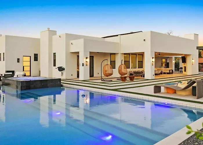 The Showstopper Luxury - Sleeps 22 *