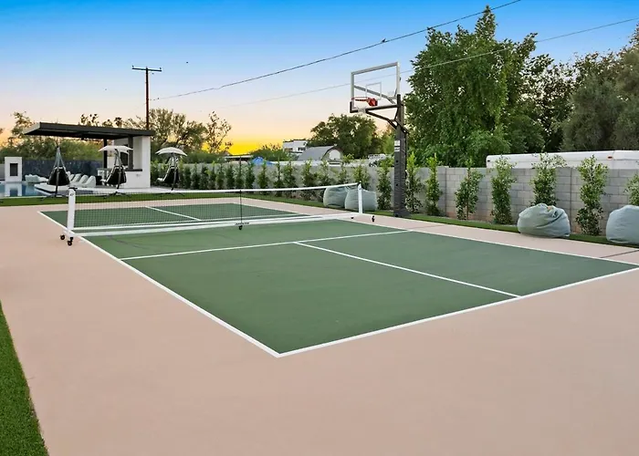 The Showstopper Luxury - Sleeps 22 *