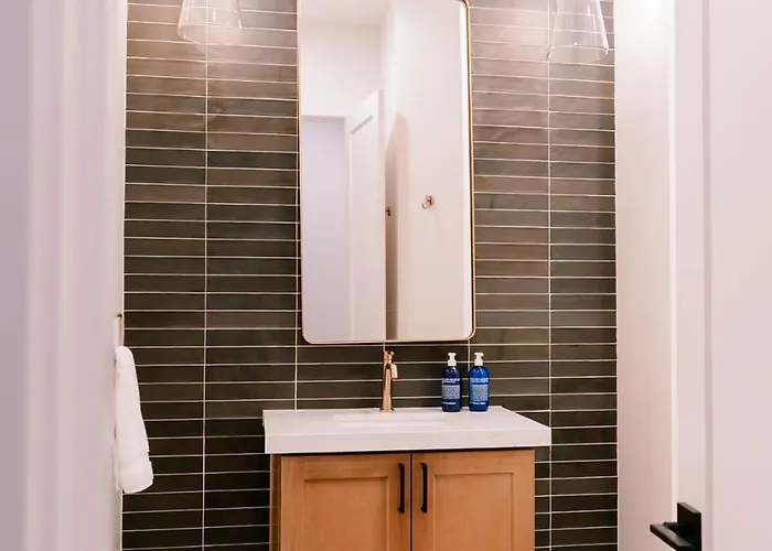 The Showstopper Luxury - Sleeps 22 * Scottsdale