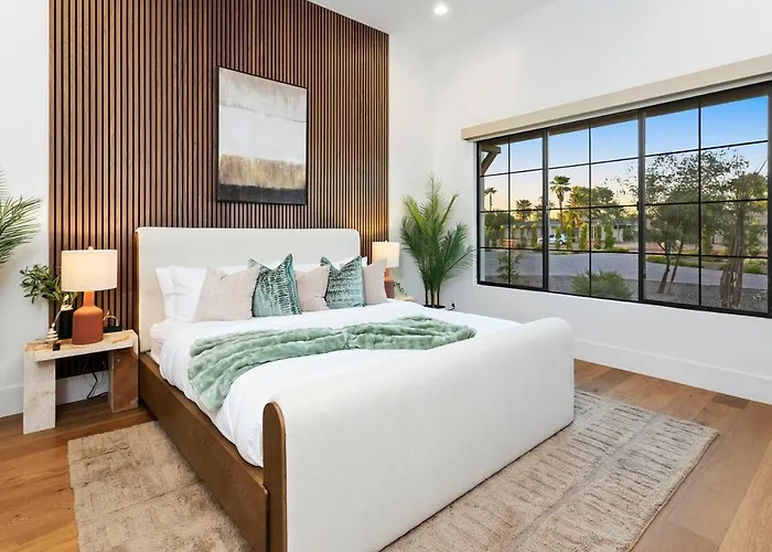 The Showstopper Luxury - Sleeps 22 Scottsdale